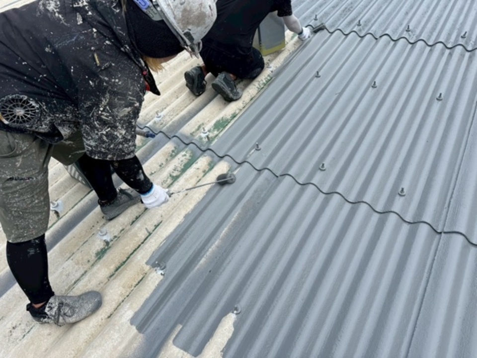 ⑤ 屋根　塗装仕上げ