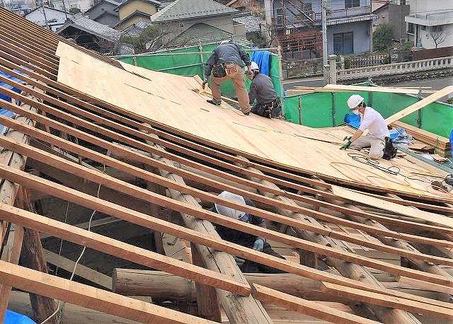 屋根下地修理