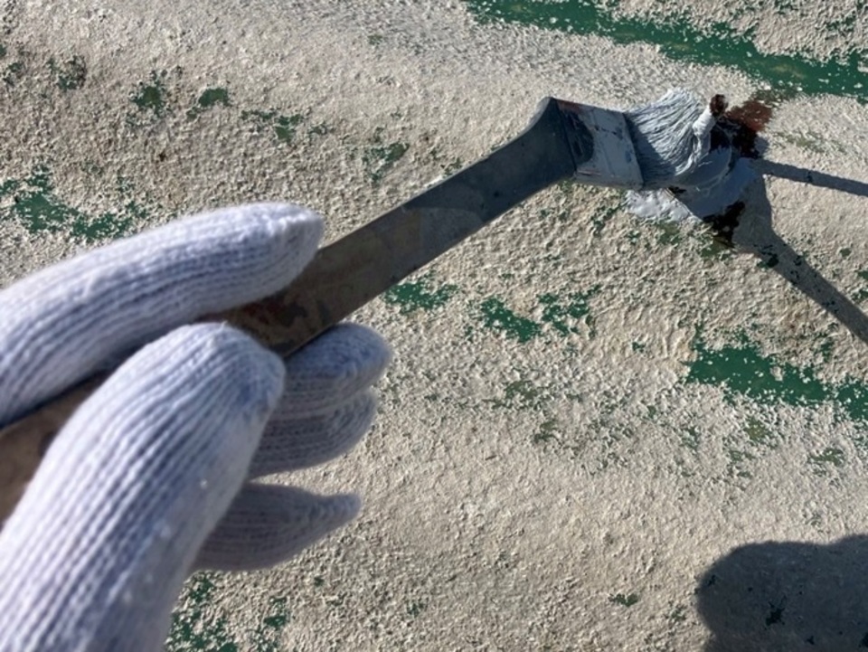 ④ 屋根下塗り（下地の保護と密着強化）