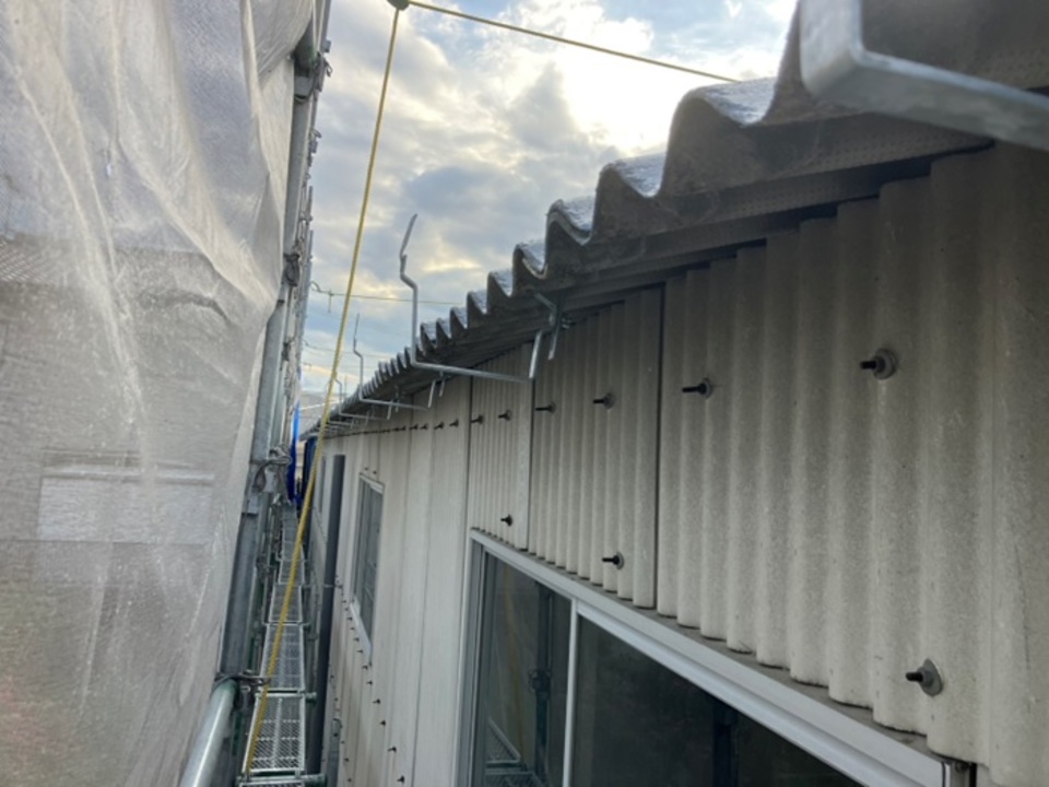 ⑦ 軒樋（のきどい）の付け直し