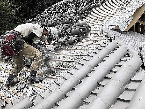 南側の平瓦の施工
