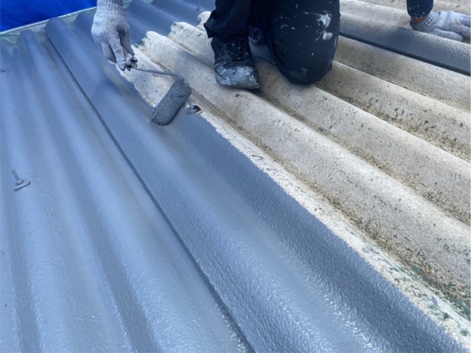 ⑤ 屋根　塗装仕上げ