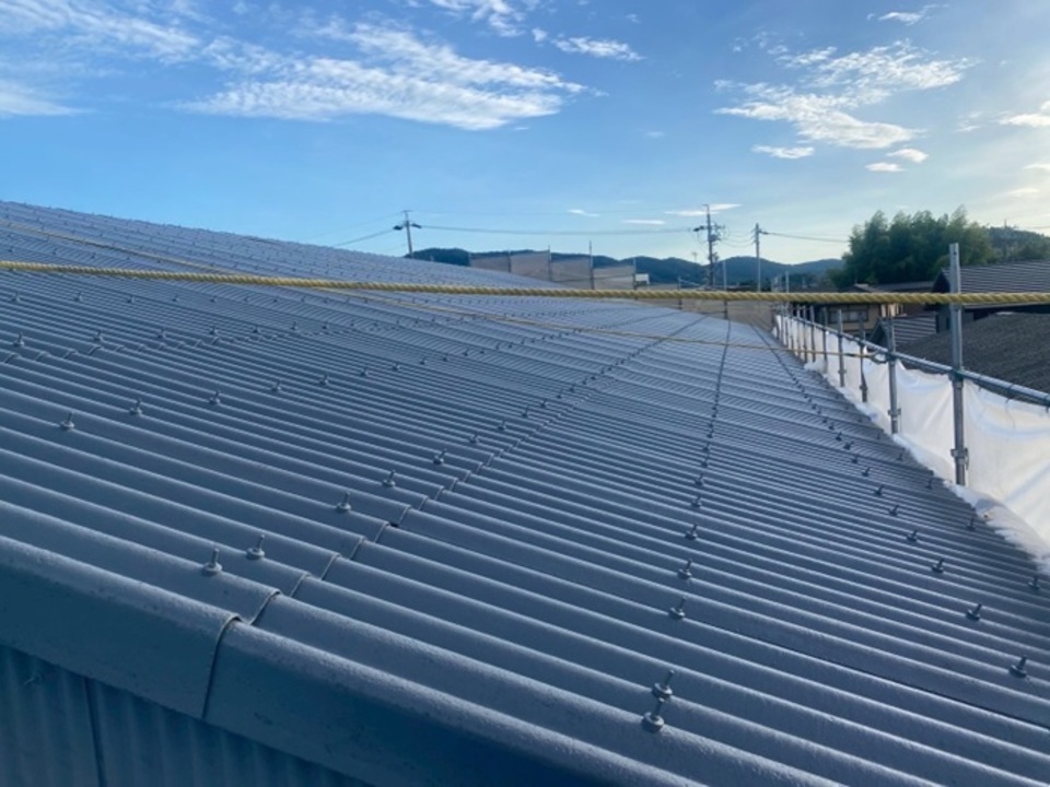 ⑤ 屋根　塗装仕上げ