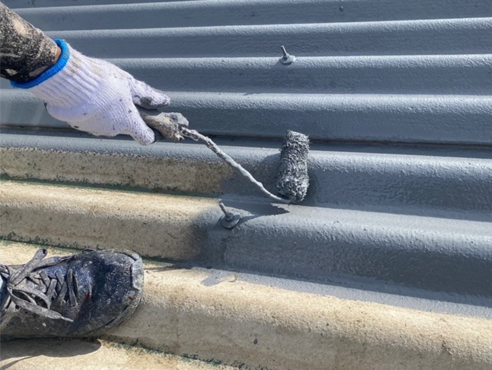 ⑤ 屋根　塗装仕上げ