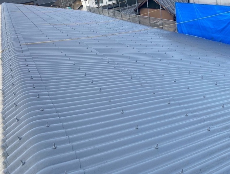 ⑤ 屋根　塗装仕上げ