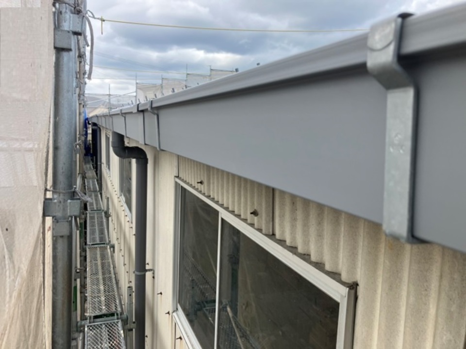 ⑦ 軒樋（のきどい）の付け直し