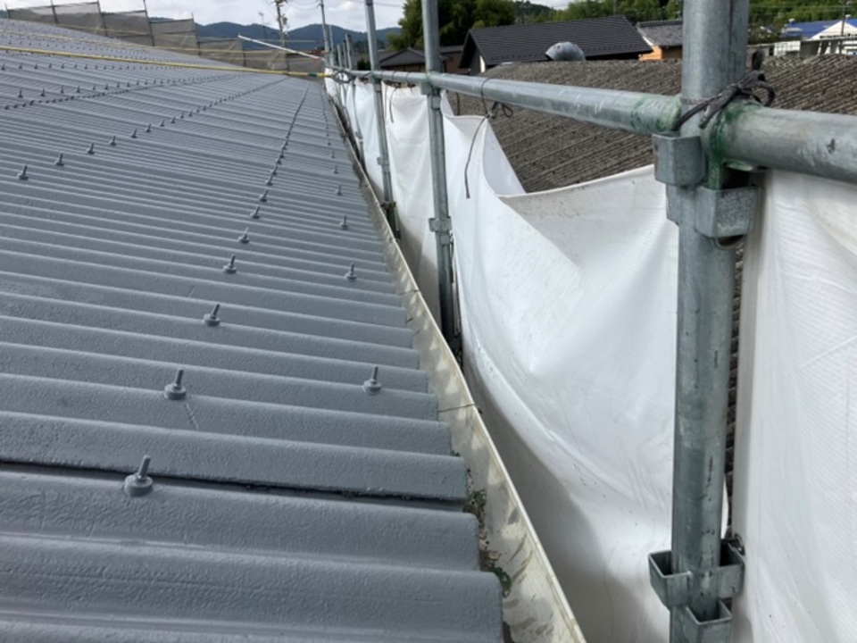 ⑤ 屋根　塗装仕上げ