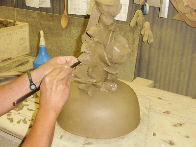 鐘楼の牡丹巴蓋製作