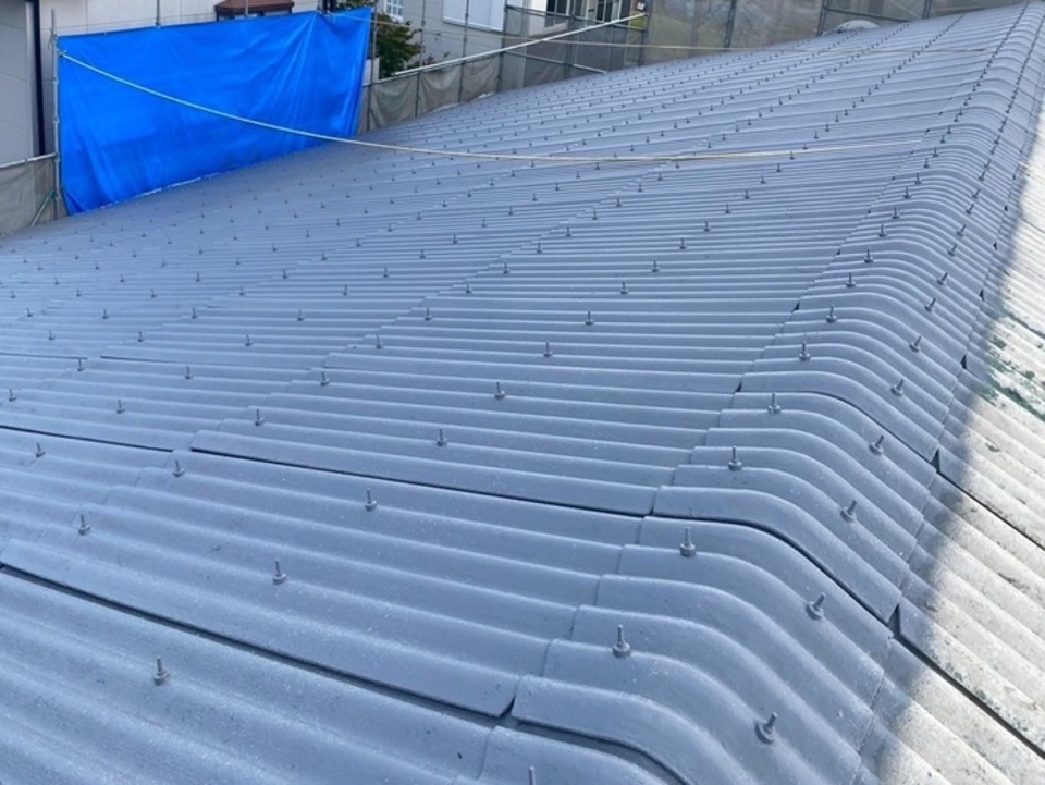 ⑤ 屋根　塗装仕上げ