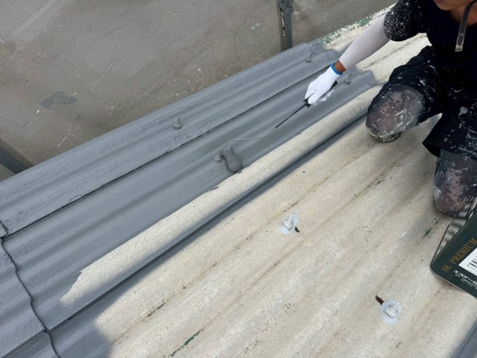 ⑤ 屋根　塗装仕上げ