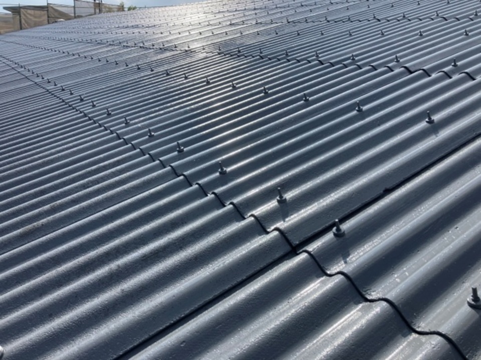 ⑤ 屋根　塗装仕上げ