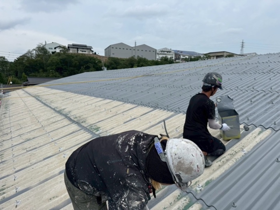 ⑤ 屋根　塗装仕上げ