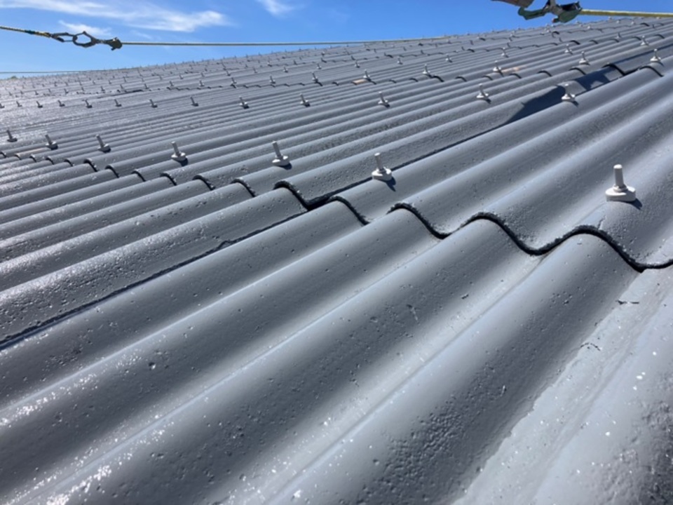 ⑤ 屋根　塗装仕上げ