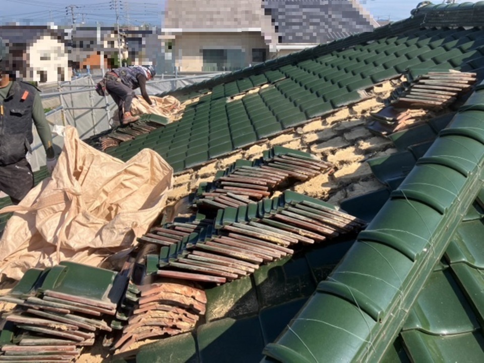 屋根の専門家、丸新です！