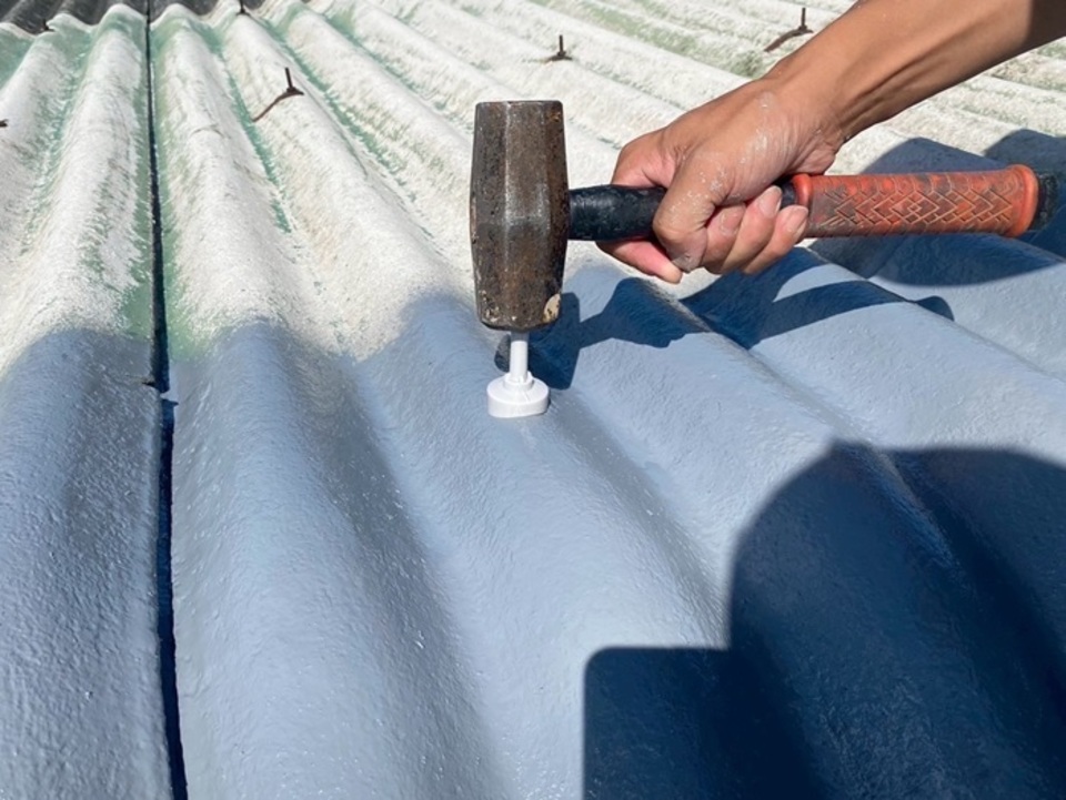 ④ 屋根下塗り（下地の保護と密着強化）