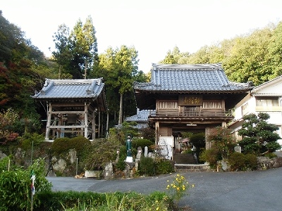 屋根葺き替え工事が終了しました