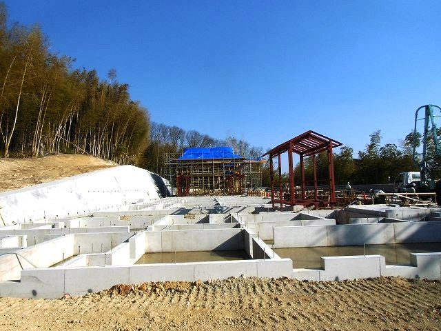 久寶寺様の瓦工事が始まります。
