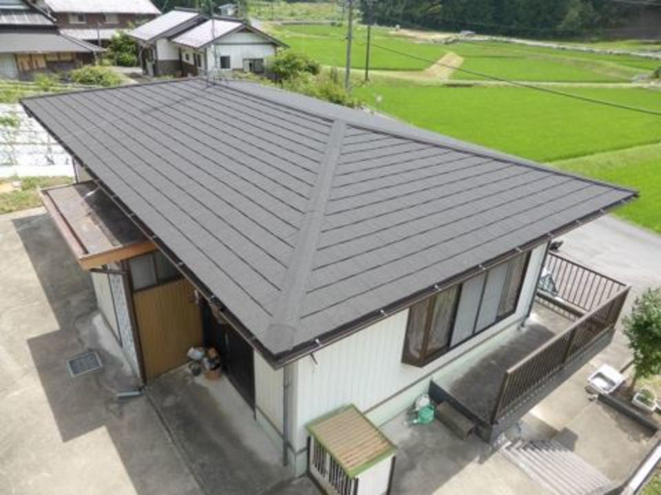 カラーベスト屋根を板金のカバー工法で施工