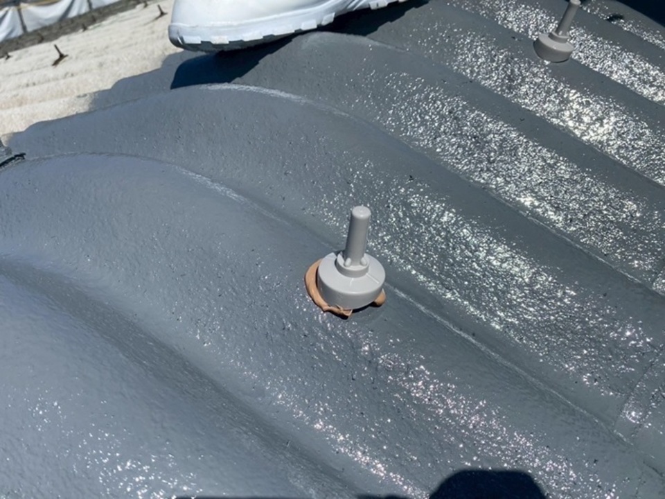 ④ 屋根下塗り（下地の保護と密着強化）